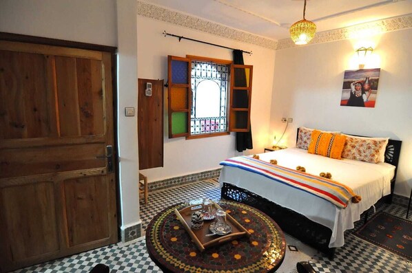 1 bedroom, WiFi, bed sheets - Lovely riad with AC in vibrant Fes (Fes)