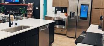 Spacious Modern Snuggle