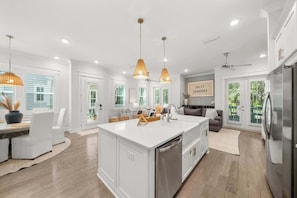 Interior - Salty Sandbar by Stay on 30a (Inlet Beach)