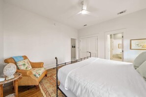 4 chambres, fer et planche à repasser, lit parapluie, Wi-Fi gratuit