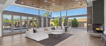WHISPERING WIND– NEW Luxury Scottsdale Villa w/ Beach Entry Pool, Hot Tub, Games & More