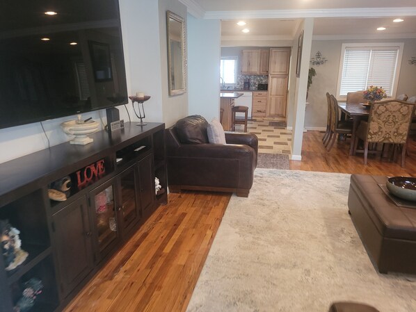 Smart TV, DVD player, books