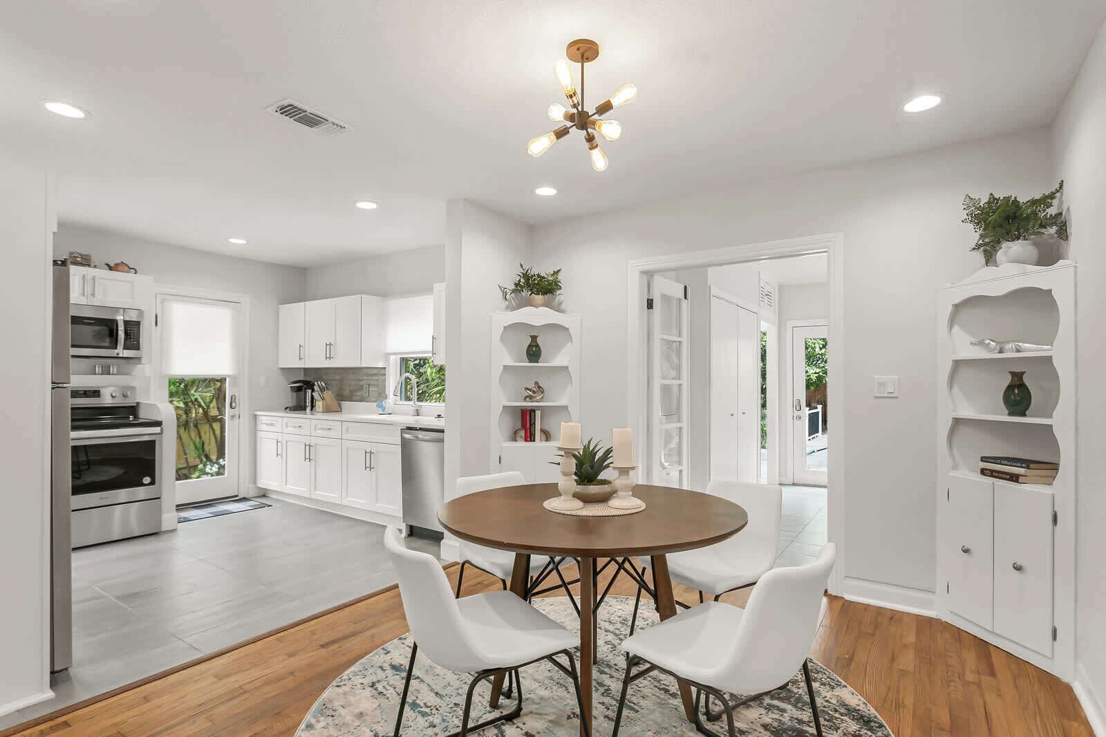 House, Multiple Beds, Pool Access, Pool View (Pool House Oasis) | Dining