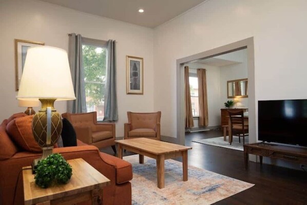 House, Multiple Beds, Patio, Garden View (Division Ave East Lake Update) | Living area