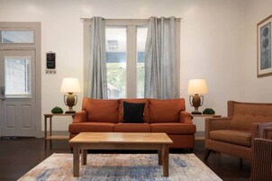 House, Multiple Beds, Patio, Garden View (Division Ave East Lake Update) | Living area