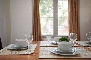 House, Multiple Beds, Patio, Garden View (Division Ave East Lake Update) | Dining