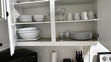 House, 1 King Bed with Sofa bed, Patio, Garden View (12th Ave The Bricks - Unit 5) | Private kitchen | Coffee/tea maker