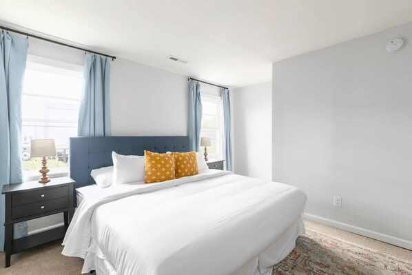 Nhà, nhiều giường, sân hiên, quang cảnh vườn (37th Street Bungalow) | 4 phòng ngủ, truy cập Internet không dây miễn phí