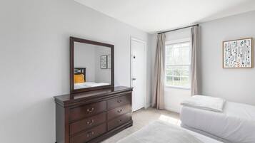 House, Multiple Beds, Patio, Garden View (37th Street Bungalow) | View from room