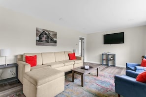 House, Multiple Beds, Patio, Garden View (Dugan Ave Dugout - Unit A) | Living area - Dugan Ave Dugout - Unit A (Birmingham)