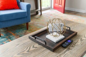 單棟房屋, 多張床, 露台, 花園景 (Dugan Ave Dugout - Unit A) | 內部