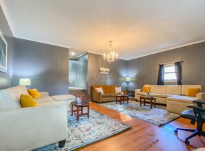 House, Multiple Beds, Patio, Garden View (Cardinal Aerie) | Living area | TV