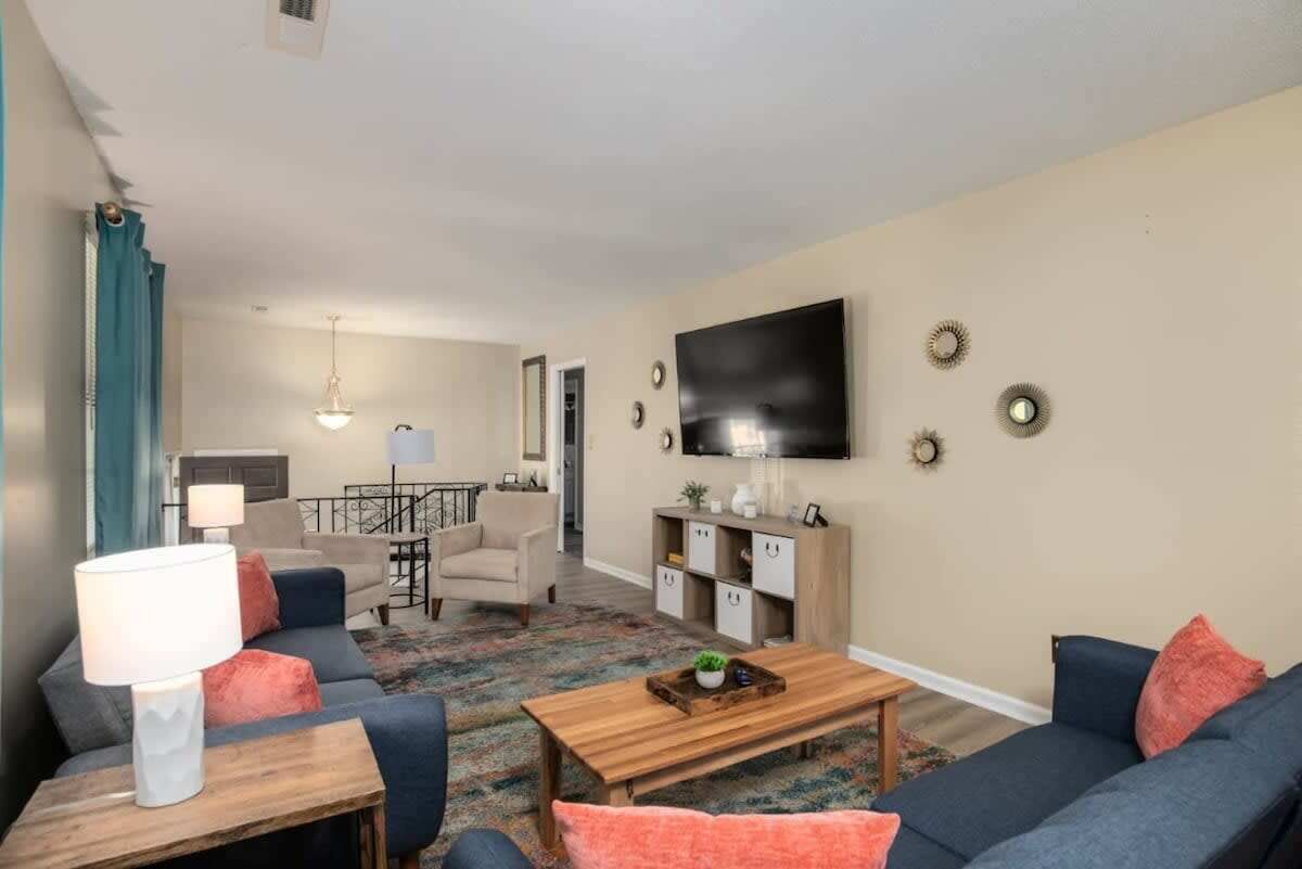 House, Multiple Beds, Pool Access, Pool View (Monterey Drive Maison) | Living area