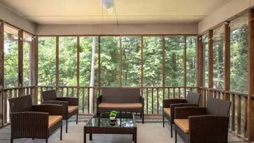 House, Multiple Beds, Pool Access, Pool View (Monterey Drive Maison) | View from room