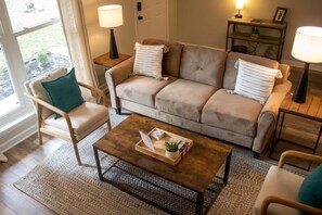 House, Multiple Beds, Patio, Garden View (Oak Glen Huntsville Rambler Retreat) | Living area