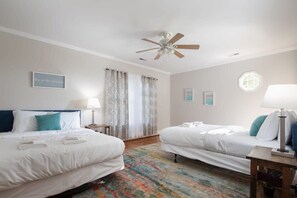 Rumah, Beberapa Tempat Tidur, patio, pemandangan kebun (Arlington Crescent Revival ) | Pemandangan dari kamar
