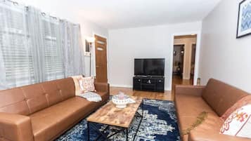 House, Multiple Beds, Patio, Garden View (Rose Drive Brickstone 8) | Living area