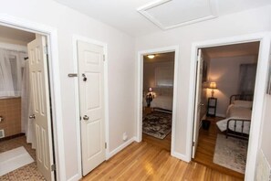 Casa, várias camas, varanda, vista para o jardim (Rose Drive Brickstone 8) | 3 quartos, Wi-Fi de cortesia