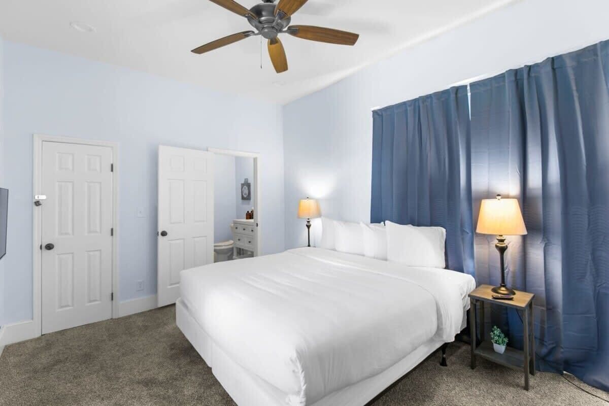 House, Multiple Beds, Patio, Garden View (2nd Ave East Lake Craftsman) | 4 bedrooms, individually decorated, individually furnished, bed sheets