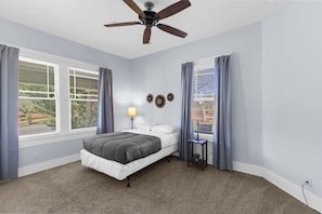 4 bedrooms, individually decorated, individually furnished, bed sheets - 2nd Ave East Lake Craftsman (Birmingham)