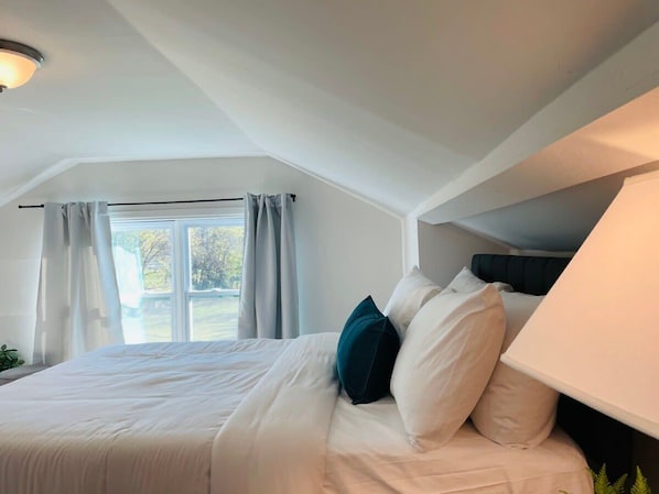 Ev, Birden Çok Yatak, Veranda, Bahçe Manzaralı (83rd Street Comfy Cottage) | Odadan manzara