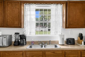 House, Multiple Beds, Patio, Garden View (Terrace G Cozy Ranch) | Private kitchen | Coffee/tea maker - Terrace G Cozy Ranch (Fairfield)