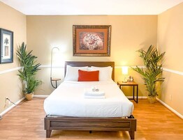 独立别墅, 多张床, 使用泳池, 泳池景观 (Mahan Splashdown) | 5 多间卧室、特色装修、特色家居、床单