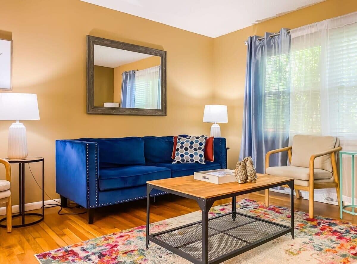 House, Multiple Beds, Pool Access, Pool View (Mahan Splashdown) | Living area