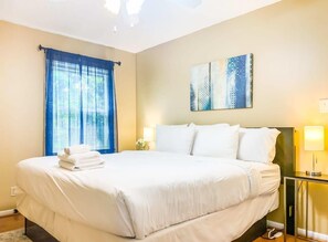 House, Multiple Beds, Pool Access, Pool View (Mahan Splashdown) | 5 bedrooms, free WiFi