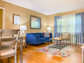 House, Multiple Beds, Pool Access, Pool View (Mahan Splashdown) | Living area - Mahan Splashdown (Madison)