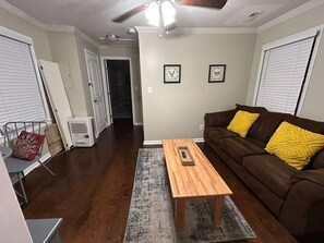House, 1 King Bed with Sofa bed, Patio, Garden View (Schiffman Northeast Nook) | Living area | TV
