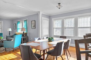 House, Multiple Beds, Patio, Garden View (49th Terrace Haven) | 3 bedrooms, individually decorated, individually furnished, bed sheets - 49th Terrace Haven (Birmingham)