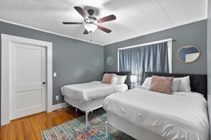 House, Multiple Beds, Patio, Garden View (49th Terrace Haven) | 3 bedrooms, individually decorated, individually furnished, bed sheets - 49th Terrace Haven (Birmingham)