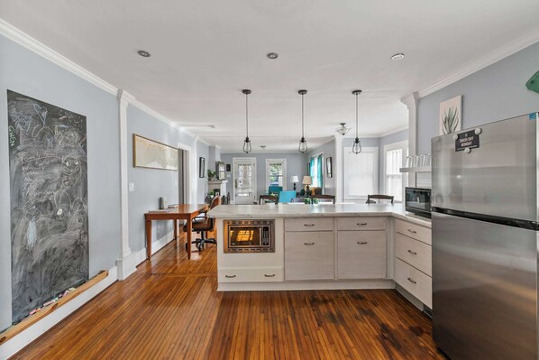 House, Multiple Beds, Patio, Garden View (49th Terrace Haven) | Private kitchen | Fridge, microwave, oven, stovetop