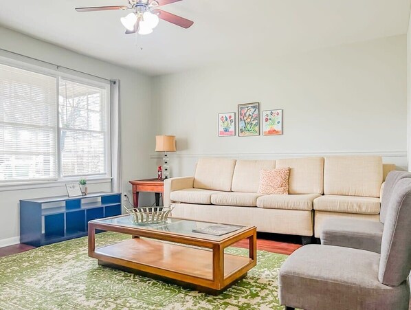 House, Multiple Beds, Patio, Garden View (Boswell Bliss 3) | Living area