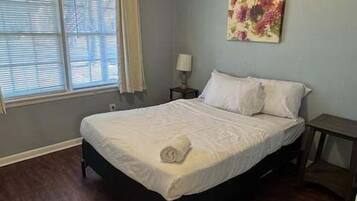 Rumah, Beberapa Tempat Tidur, patio, pemandangan kebun (Boswell Bliss 3) | Pemandangan dari kamar