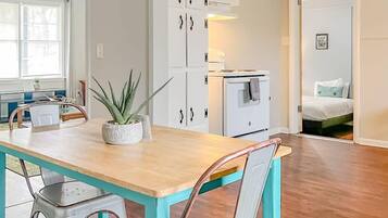 House, Multiple Beds, Patio, Garden View (Boswell Bliss 3) | Dining
