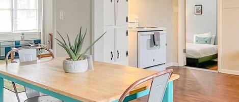 4 habitaciones, decoración personalizada y muebles diferentes