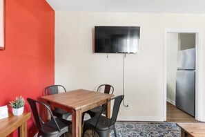 House, 1 King Bed with Sofa bed, Patio, Garden View (12th Ave The Bricks - Unit 1) | Dining