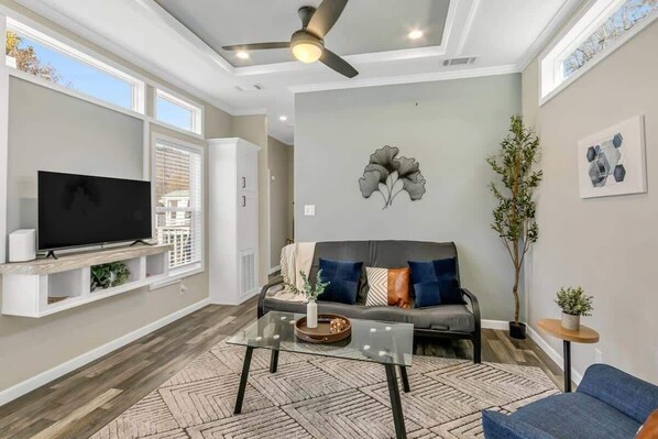 House, 1 Queen Bed with Sofa bed, Patio (Byrd 5 Little Byrd House) | Living area - Byrd 5 Little Byrd House (Owens Cross Roads)