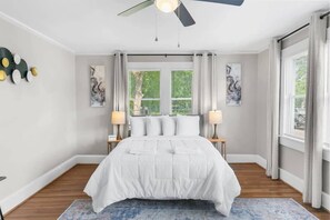 House, Multiple Beds, Patio, Garden View (52nd Ensley Chic)