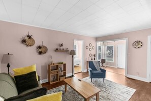 Casa, várias camas, varanda, vista para o jardim (57th Blushing Bungalow) | Parte interna