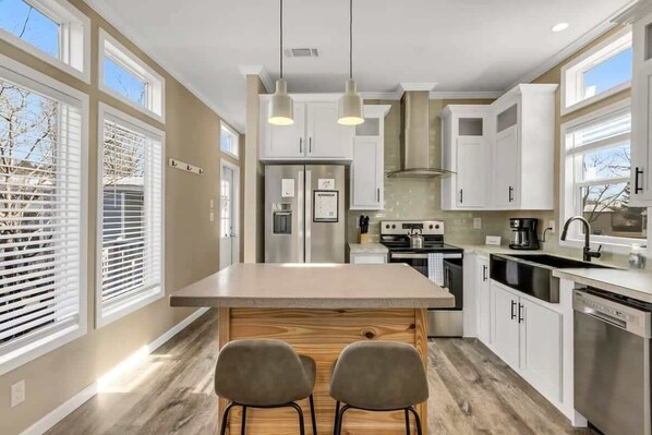 Maison, 1 grand lit et 1 canapé-lit, patio, vue montagne (Byrd 6 Cozy Byrd Nest) | Cuisine privée