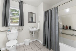 House, Multiple Beds, Patio, Garden View (Rose Drive Roost 2) | Bathroom | Towels - Rose Drive Roost 2 (Birmingham)