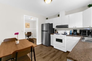 House, Multiple Beds, Patio, Garden View (Rose Drive Roost 2) | Private kitchen | Coffee/tea maker