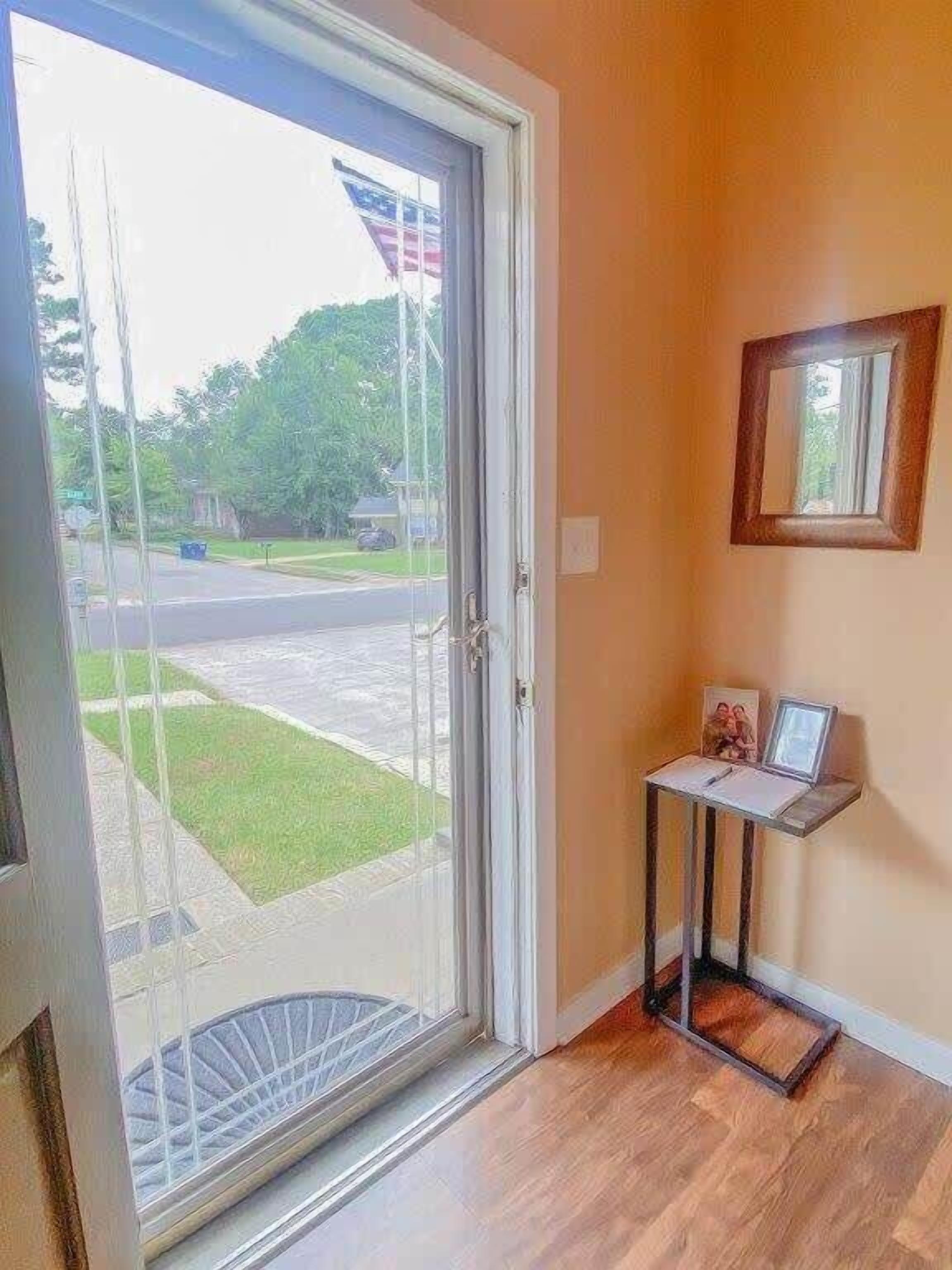 Hus - flere senge - terrasse - udsigt til have (Belvoir Drive Southern Charmer) | Udsigt fra værelset