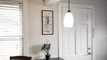House, Multiple Beds, Patio, Garden View (21st Ave Bham Bungalow) | Interior