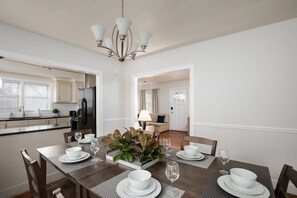 3 habitaciones, decoración personalizada y muebles diferentes