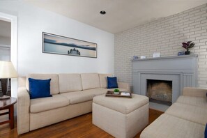 House, Multiple Beds, Patio, Garden View (21st Ave Bham Bungalow) | Living area