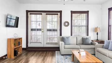 ํ์ฐ์ค, ์นจ๋(์ฌ๋ฌ ๊ฐ), ์์์ฅ ์ด์ฉ, ์์์ฅ ์ ๋ง (Jefferson Ave Historic) | ๊ฑฐ์ค ๊ณต๊ฐ